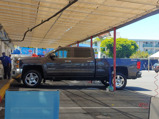 Bixby Knolls Car Wash Gallery - United States