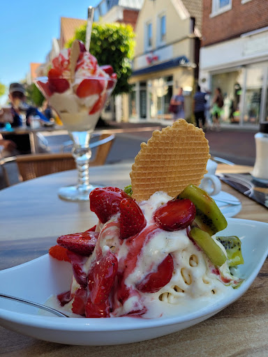 Sami's Eiscafé - Visual