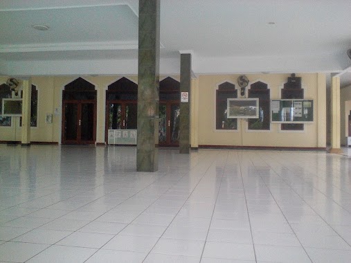 Masjid Husnul Khotimah, Author: Basuki Rahmat