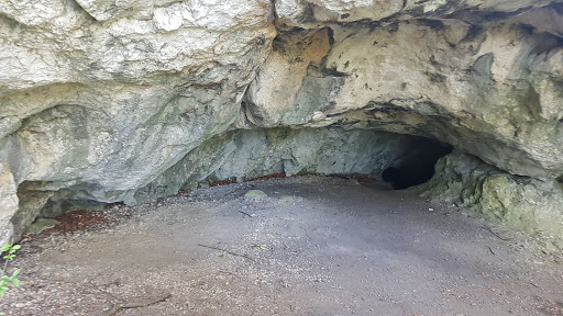 Höhle am Teufelsfelsen