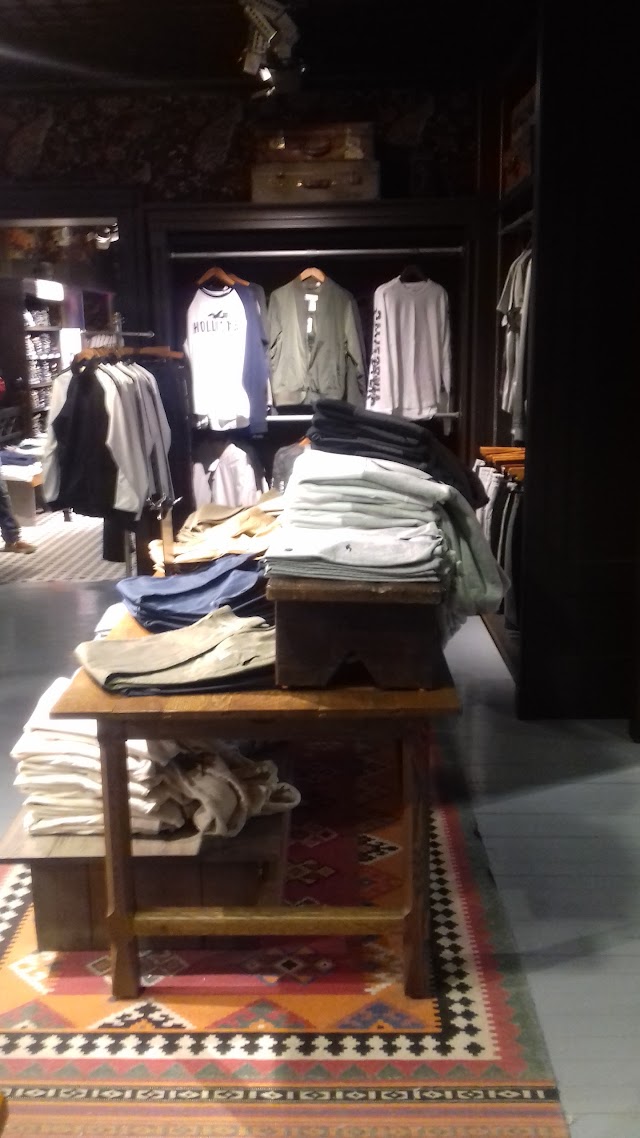 Hollister Co.