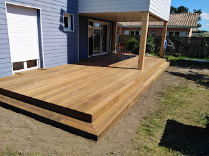 Photo n°12 de Combles et Toitures à Mérignac (Magasin de matériel pour l'entretien des toitures)