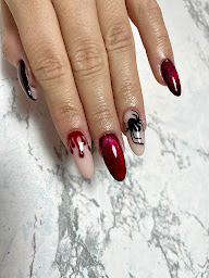 Photo n°2 de Sweetnails_by.e à Saint-Parize-le-Châtel (Salon de manucure)