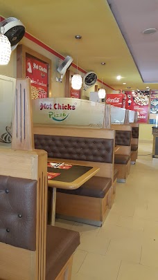 Hot Chicks Pizza Restaurant rahim-yar-khan