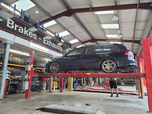 Charlett Tyres - Visual