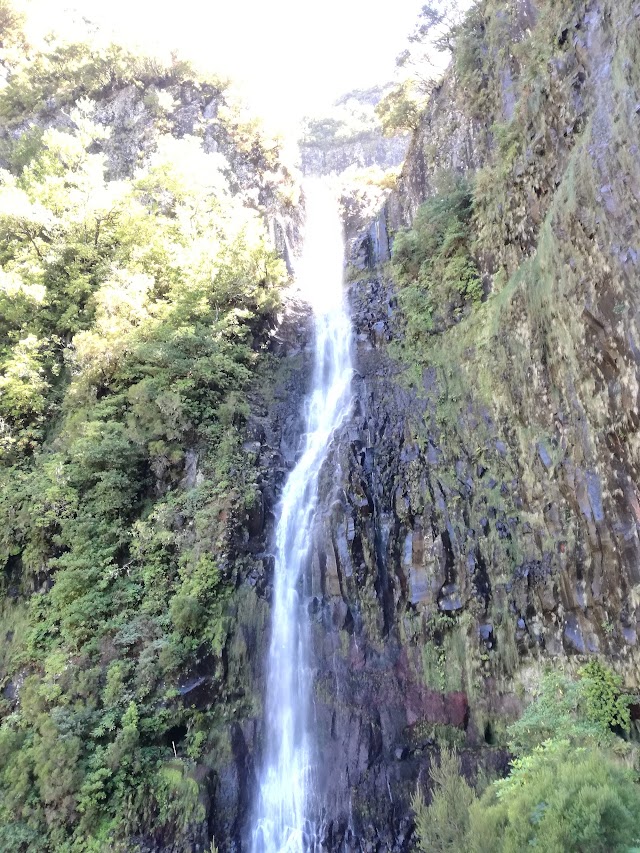 Calheta - Levada of 25 Fontes and Risk