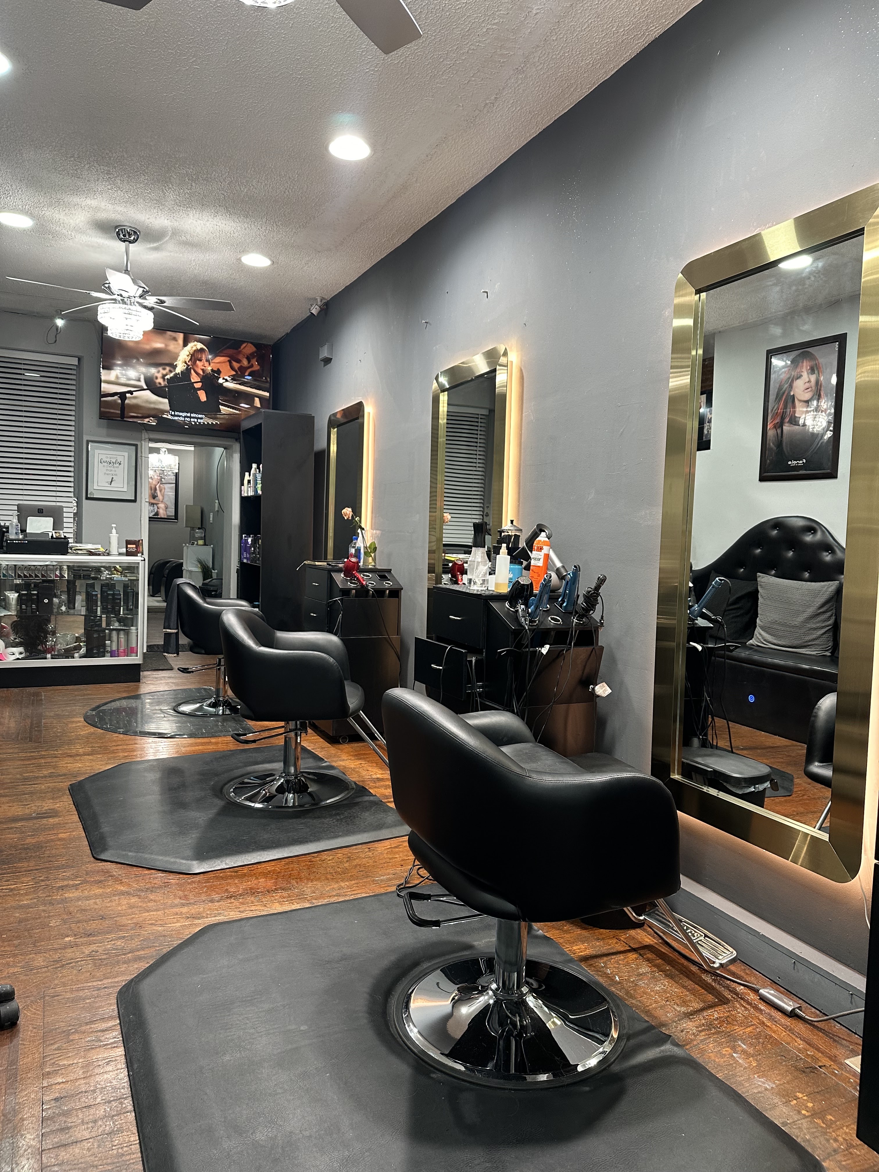 Vero & Maru Salon