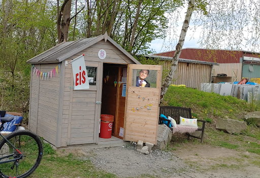 Milas Eishaisl - Visual
