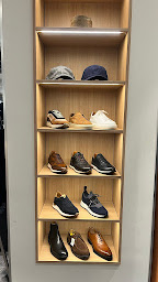 Photo n°3 de FATHER & SONS LA DEFENSE à Puteaux (Magasin de vêtements pour hommes)