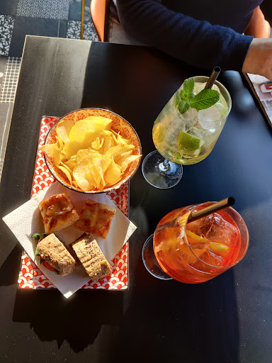 Peter Pan wine bar - Thumbnail