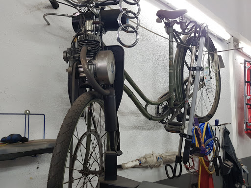 Betzens Garage - Thumbnail
