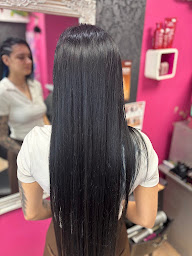 Photo n°16 de MAD Style Expert Blondeur Couleur flashy et Evénementielle à Lugrin (Salon de coiffure)