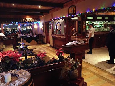 Photos of El Monast&eacute;re
