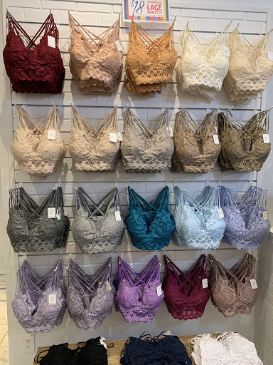 Brooklynn's - Visual