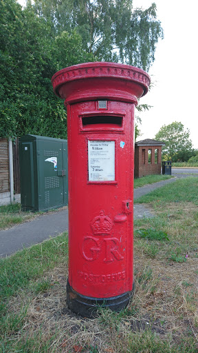Post box - Royal Mail (Coniston Road)