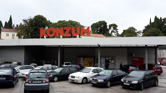 Maxi Konzum