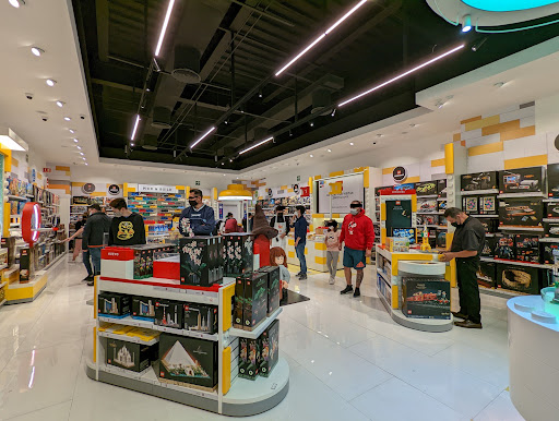LEGO® Certified Store Town Square - Thumbnail