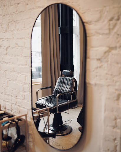 ALVARO • barber shop