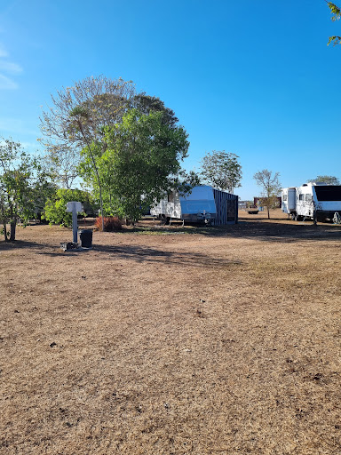 TwoJays Cara, Camp & Cabins
