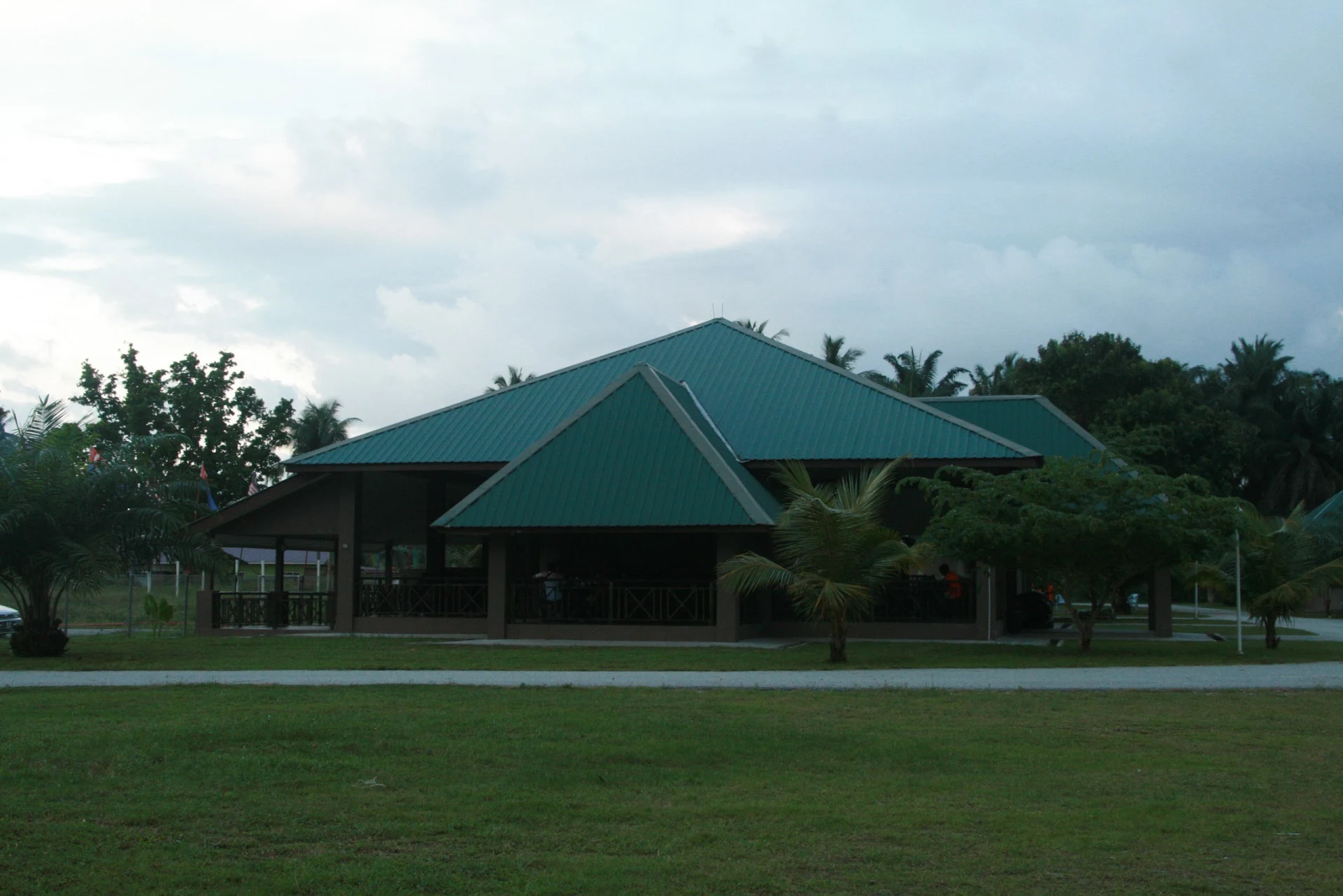 Sedili Inn Resort