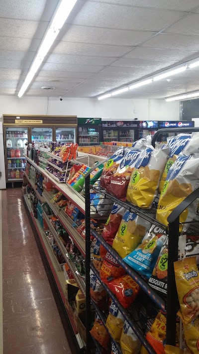 Sauk Trail Food and Liquors