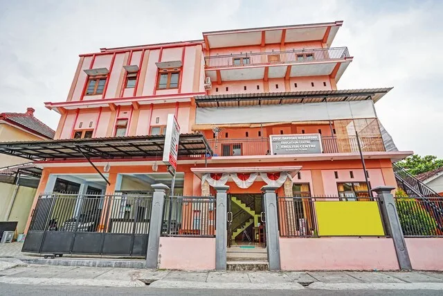 OYO 90199 J.e.c Residence Syariah