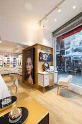 Photo n°25 de Boutique et Spa Clarins Bordeaux à Bordeaux (Institut de spa et bien-être)