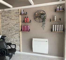 Photo n°3 de Costella Création à Guénange (Salon de coiffure)