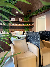 Photo n°4 de Maison Ghislaine Dufaud à Blyes (Salon de coiffure)