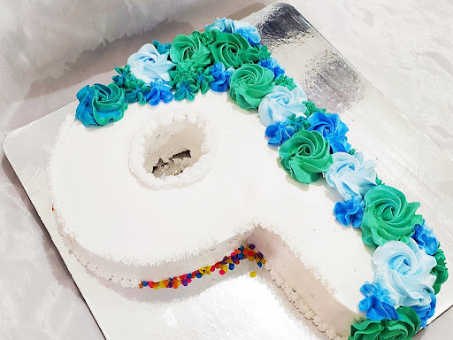 Nine no shape theme cake post image