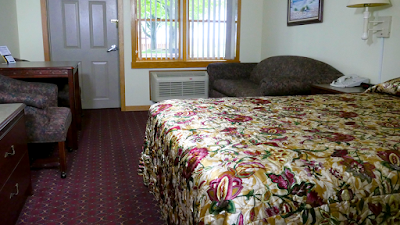 Photos of Lake Bluff Inn & Suites