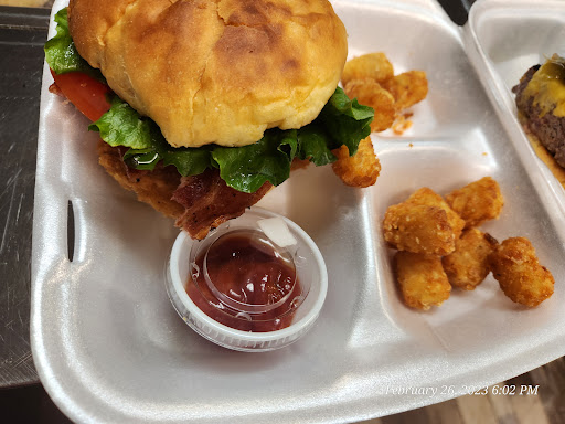 Putters Corner Cafe - Visual