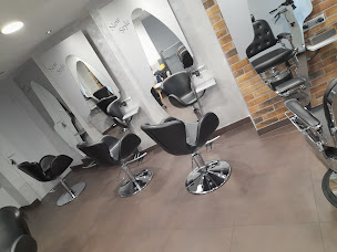 Photo n°10 de Giraud Cecilia /New Style Barber à Yssingeaux (Salon de coiffure)