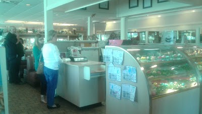Photos of Shoney's Calhoun