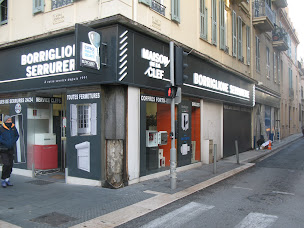 Photo n°8 de Signature Sud Alpha Car à Cagnes-sur-Mer (Magasin d'enseignes)