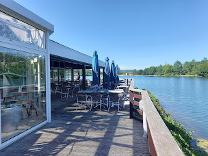 Photo n°4 de Restaurant du Lac de Caniel à Vittefleur (Parc)