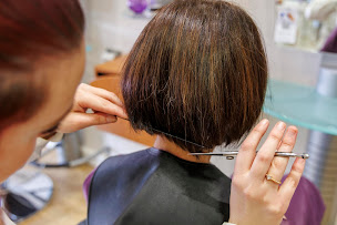 Photo n°23 de Harmonie Coiffure à Bagnols-sur-Cèze (Salon de coiffure)