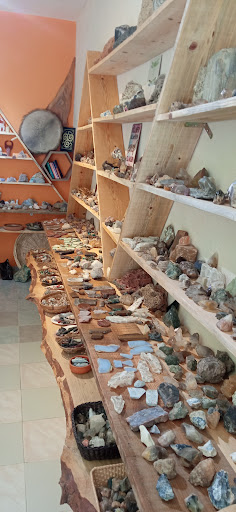 TAŞ DEVRİ DOĞALTAŞ TAKI TASARIM VE ATÖLYESİ ( Natural Stone Jewelry and Design Workshop )