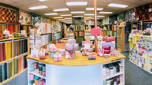 Sister's Quilt Shop - Thumbnail