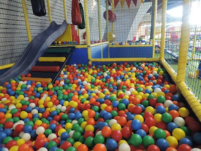 Photos of Hollis Kinderparadies