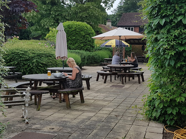 Comments and reviews of The Chequers Hainford