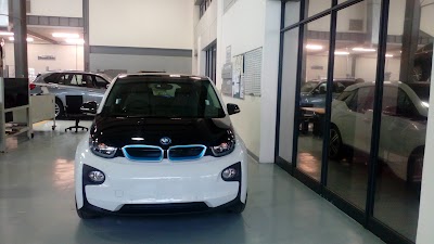 Photos of Capital Motors - BMW Dealership