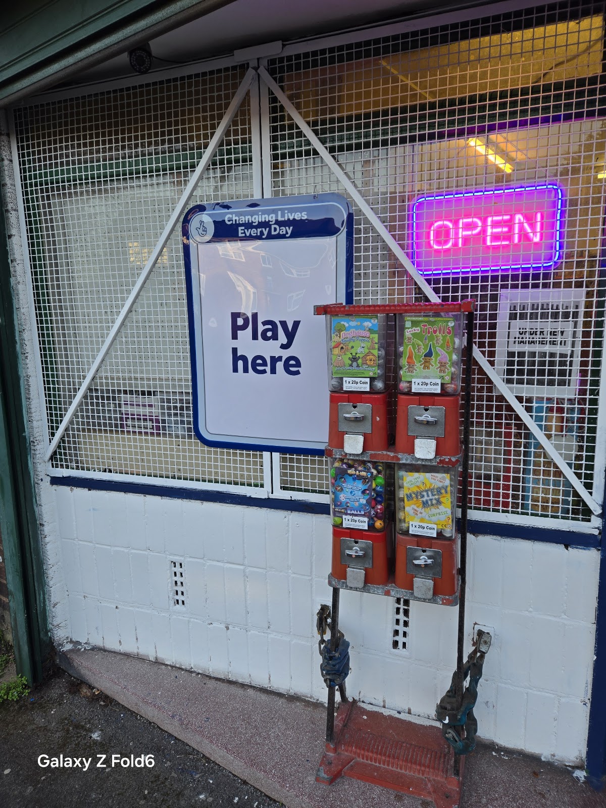Ettingshall off license