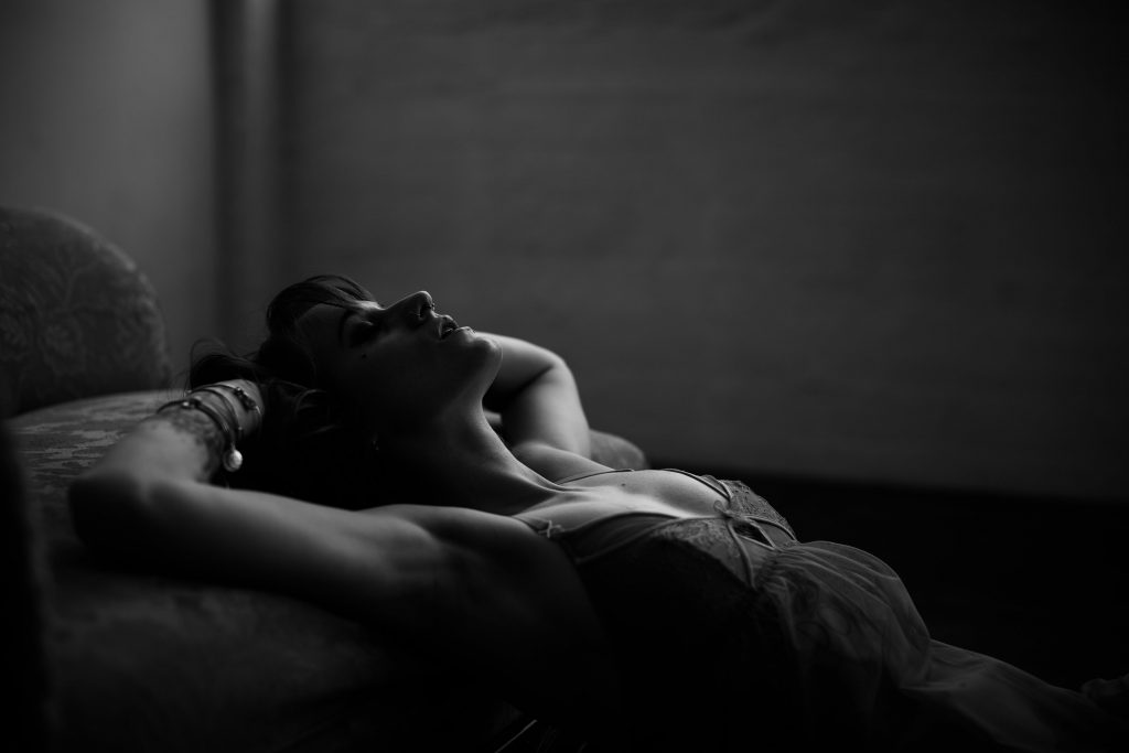 Chris and Becca Boudoir portfolio — Professional sample 1