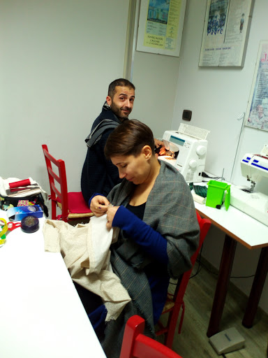 Scuola IDEANDO Lezioni di taglio e cucito e consulenza moda - Thumbnail