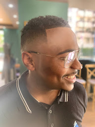 Photo n°17 de 235TH Barber Street à Asnières-sur-Seine (Salon de coiffure)