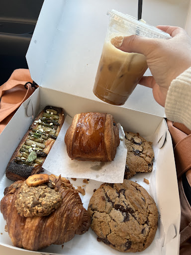 Brown Bear Bakery - Visual