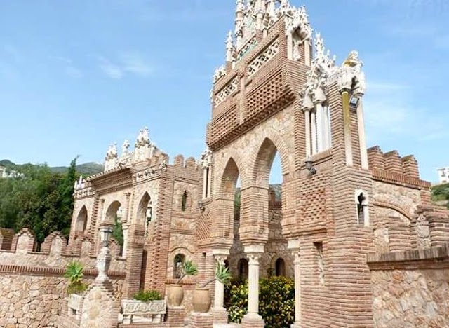 Castillo Monumento Colomares