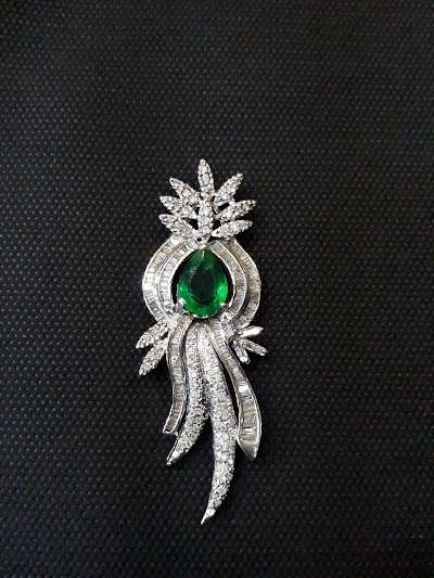 Photos of Gold and Jewelry Lydvma