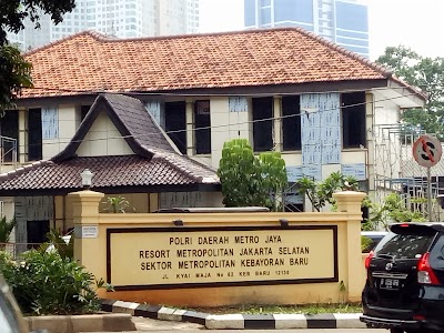 Photos of Metro Police Kebayoran Baru